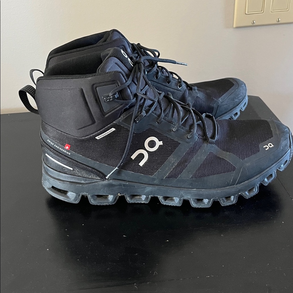 On Running Cloudrock Men's Black High-Top Waterproof Hiking Shoes - Picture 4 of 6